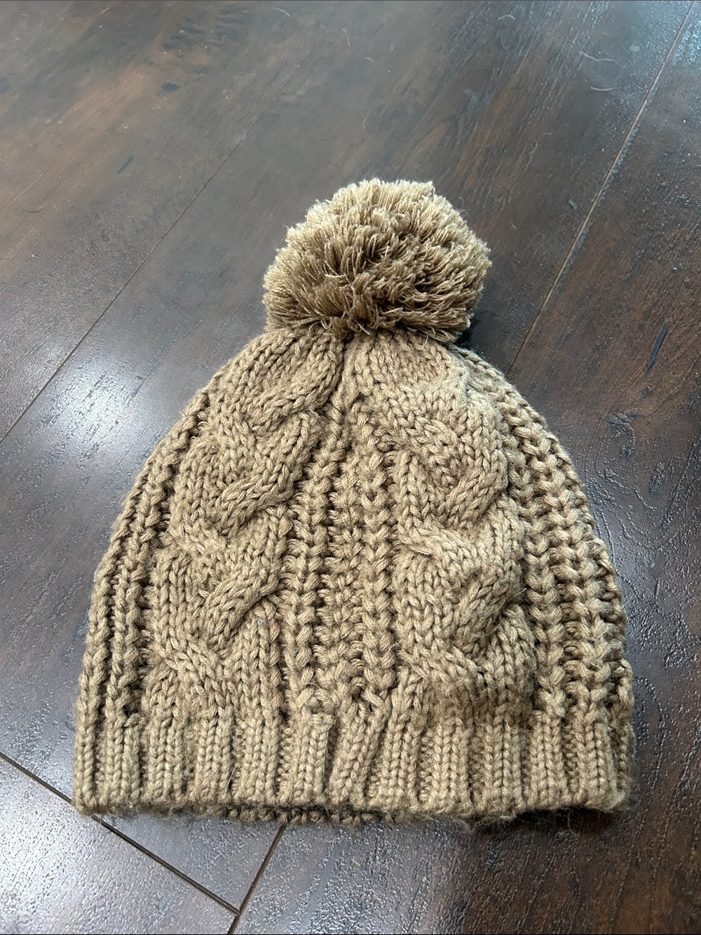 Papillon cable knit beanie hat - Picture 1 of 3